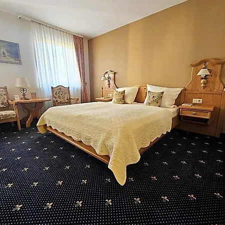 Ruedesheimer Hof Hotel